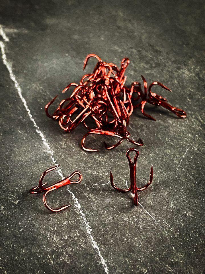 Red and Silver Carbon Steel 3-Prong Treble Fishing Hooks (20 Hooks) - Outdoor Junction US